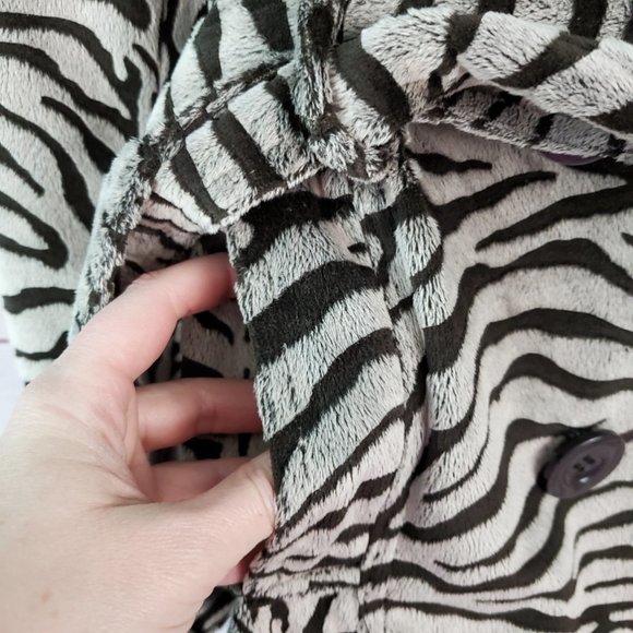 Loire NY Animal Zebra Print Furry Soft Trench Style Coat Jacket Belted  Medium - Picture 6 of 9